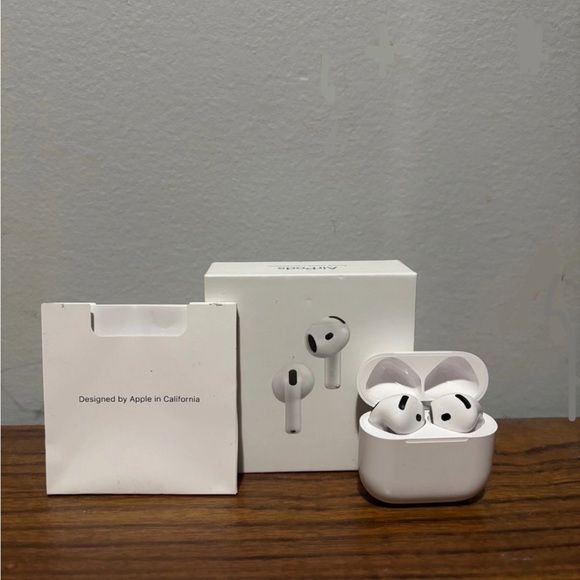 AirPods 4 (avec réduction active du bruit)