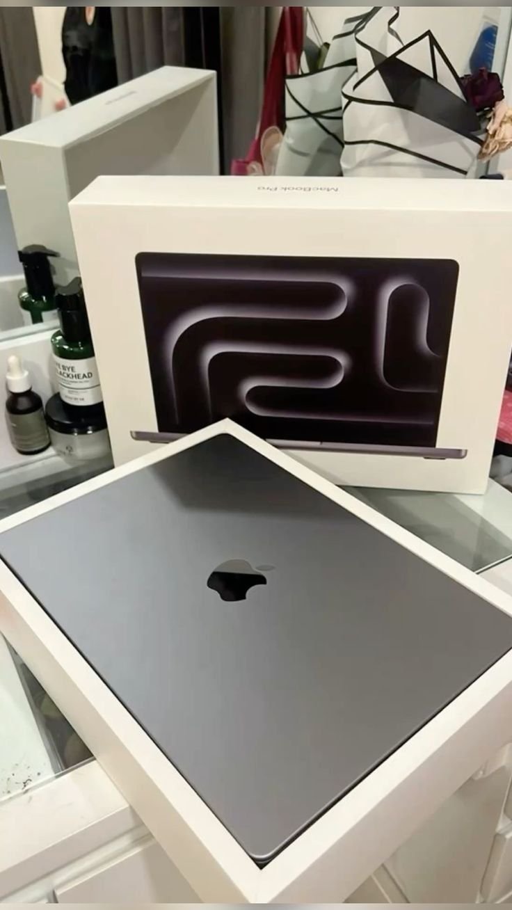 MacBook Pro 14″ (2024, puce M4 Pro) - 16 Go Ram -512 Go Ssd